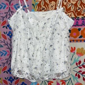 LA PECHE White Boho Camisole With Blue Floral & Lace Size Juniors Small